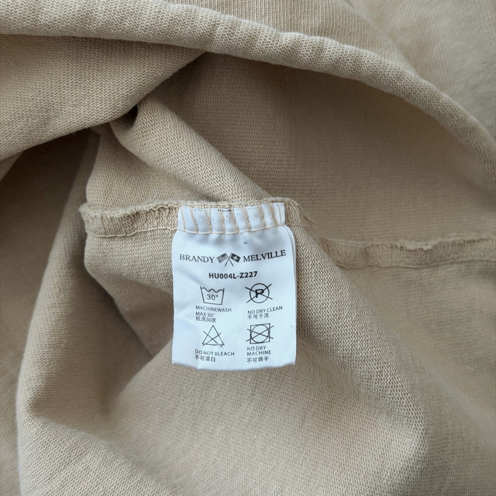 Brandy Melville Sweater - Picture 3 of 4